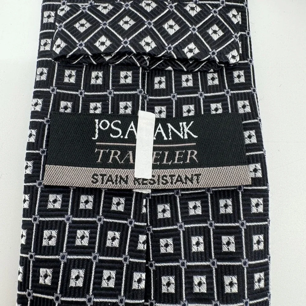 Jos A Bank Traveler Silk Tie Mens Black Silver Geometric Diamond Stain Resistant